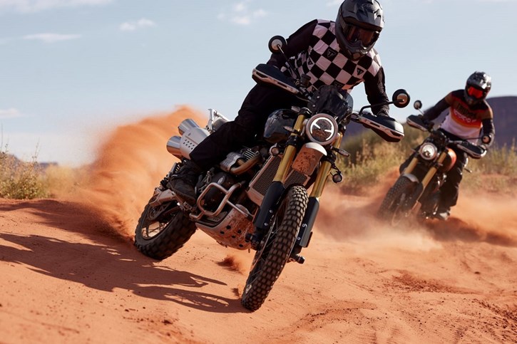 Triumph Scrambler 1200XΕ 2024